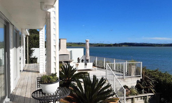 Clarks Beach House | Once Upon a Tide