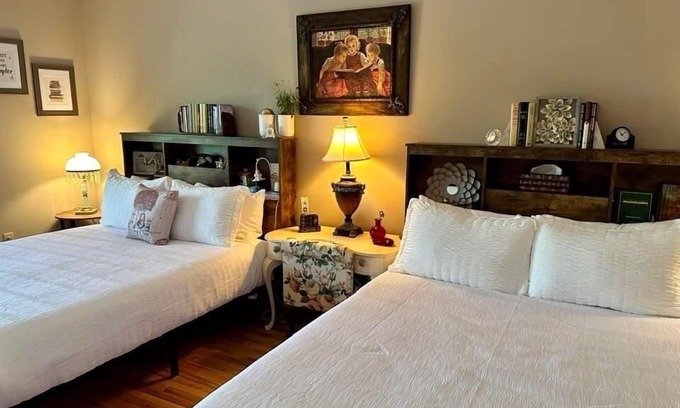 Stanardsville Hotel | Once Upon A Time Rm. 103