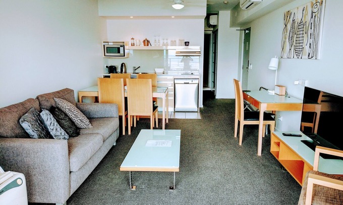 Darwin City Centre Apartment | One Bed Room Suite 180 degree Harbour View & Balcony