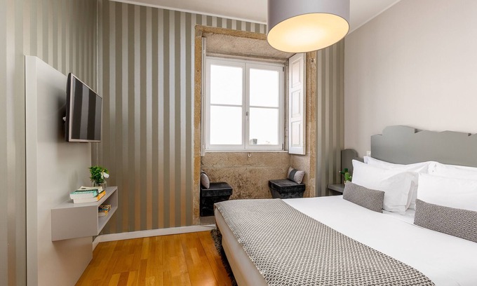 Centro / Baixa Apartment | One Bedroom Ap for 3 in Clérigos Tower