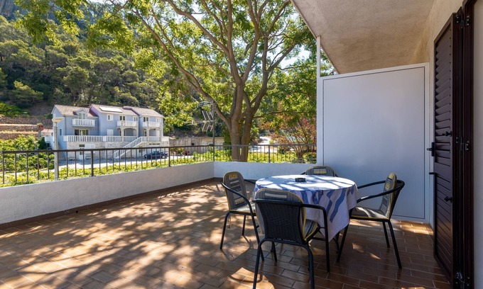 Zastrazisce Apartment | One bedroom apartment with terrace and sea view Cove Vela Stiniva, Hvar (A-14511-b)