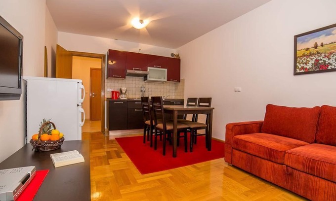 Zelenka Apartment | One bedroom apartment in Makarska with sea view