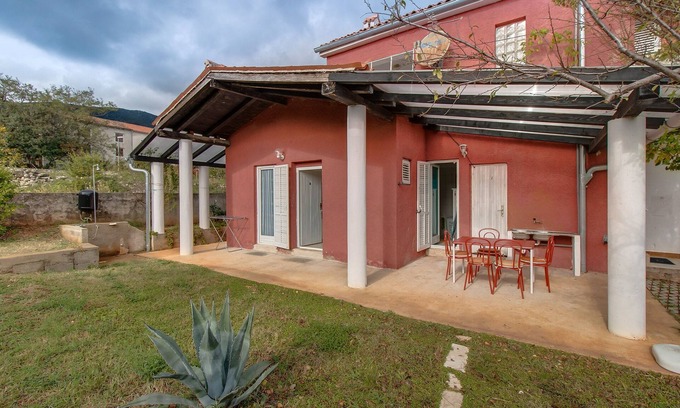 Nerezine Apartment | One bedroom apartment with terrace and sea view Nerezine, Lošinj (A-2516-a)
