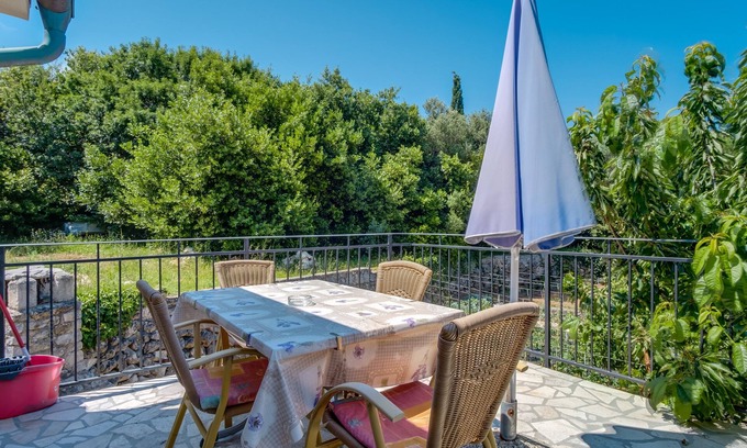 Nerezine Apartment | One bedroom apartment with terrace and sea view Nerezine, Lošinj (A-2519-a)