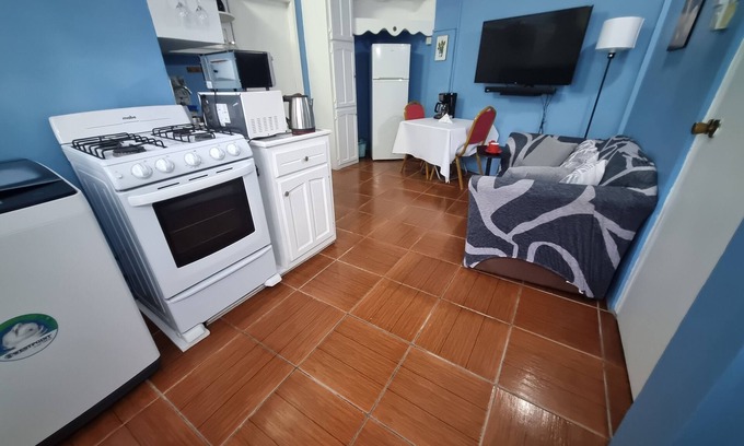 Charlotte Apartment | One-bedroom apartment in Castries with AC, WiFi.nHomey feeling.