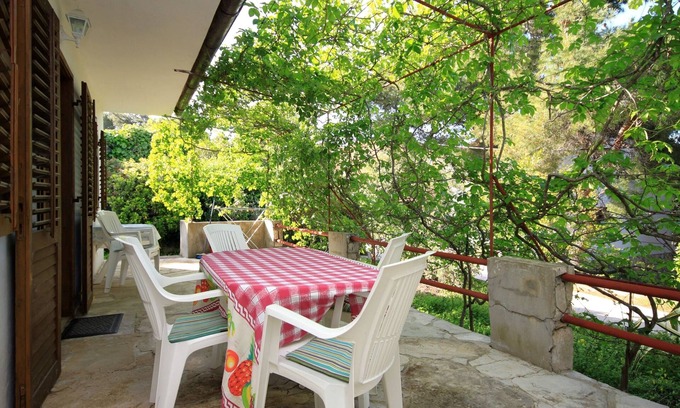 Cove Basina (Jelsa) Apartment | One bedroom apartment near beach Mudri Dolac, Hvar (A-118-b)
