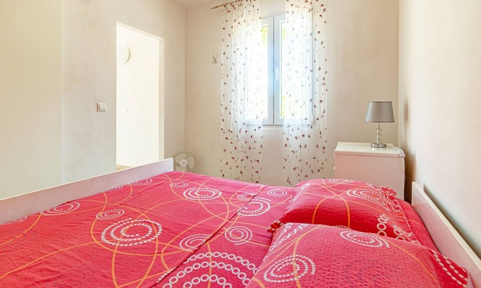 Pokrivenik Apartment | One bedroom apartment near beach Cove Pokrivenik, Hvar (A-4604-c)