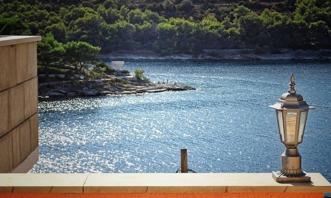 Povlja Apartment | One bedroom apartment with terrace and sea view Povlja, Brač (A-14399-b)