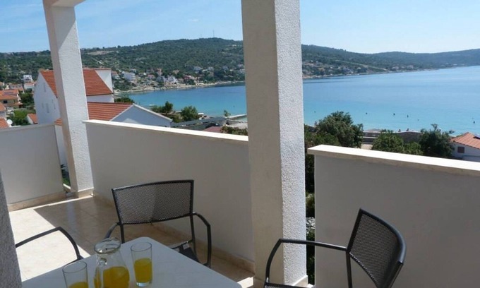 Sevid Apartment | One bedroom apartment with terrace and sea view Sevid, Trogir (A-6024-b)