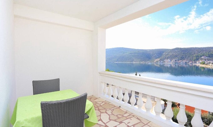 Marina Apartment | One bedroom apartment with terrace and sea view Marina, Trogir (A-9037-d)