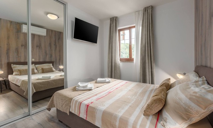 Vrsar Apartment | One bedroom apartment with balcony Vrsar, Poreč (A-17473-a)