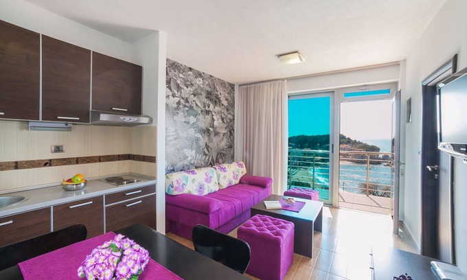 Przno Apartment | One Bedroom Apartment with shared balcony