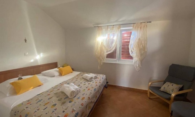 Island Dugi Otok Apartment | One bedroom apartment with air-conditioning Sali, Dugi otok (A-8110-b)