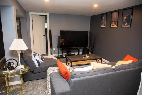 East Kildonan Apartment | One-bedroom guest suite with private entry