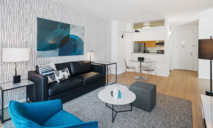 Central New York City Apartment | One Bedroom in Midtown West near Times Square