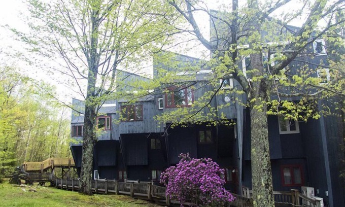 Campton Condo | One Bedroom Loft Priced Right! White Mountain Views in Waterville Estates
