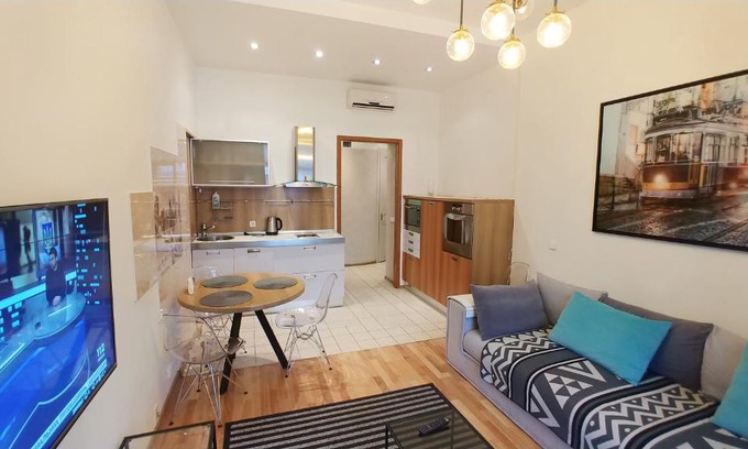 Lypky Apartment | One bedroom Luxe with a terrace