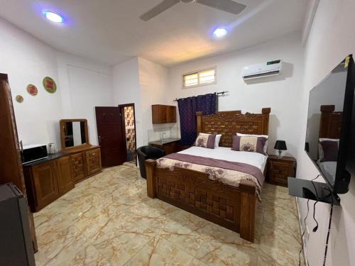 Kerr Serign Apartment | One-Bedroom Studio Apartment SS4-SALIEU