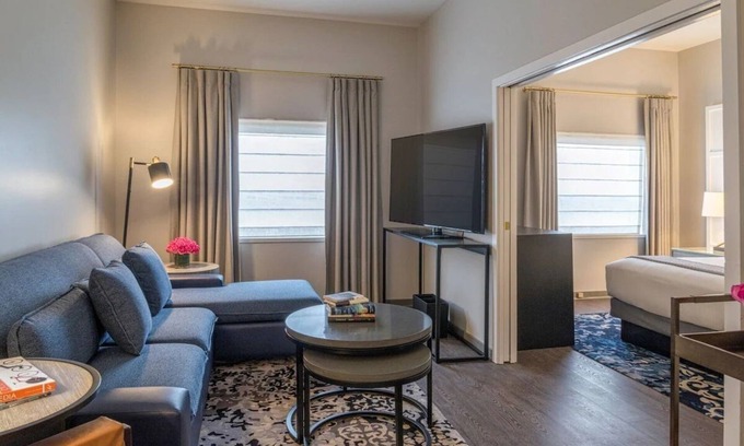 Downtown Portland Hotel | One Bedroom Suite at Heathman Hotel. Prime Location, Downtown | 3 Units
