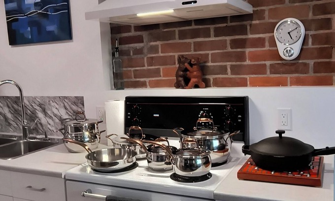 Port Alberni Apartment | One bedroom suite, a great place to stay on your way to Tofino.
