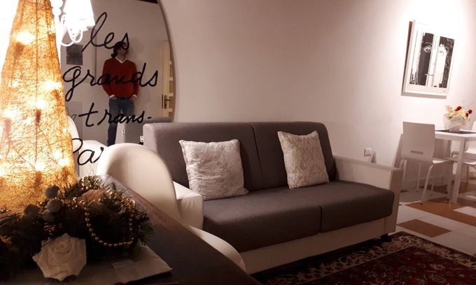 Cannaregio Apartment | one door apartment in the heart of Venice Ca 'd'Oro overlooking the field