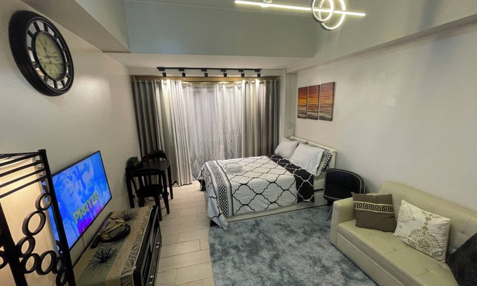 Bagumbayan Condo | One Eastwood Ave Suite with Spectacular View