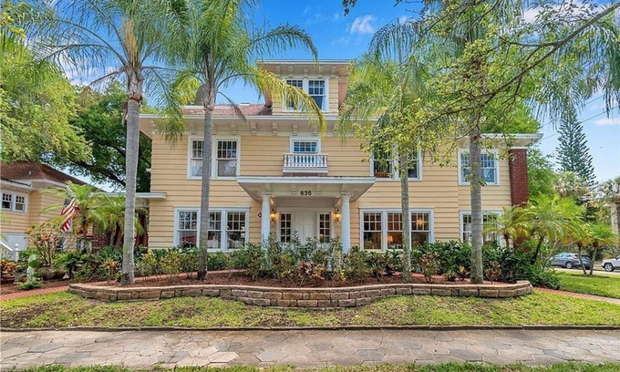 Historic Old Northeast House | ONE Inn St. Pete: Unique 7-Room Gem, Steps from Downtown & Vinoy Park!