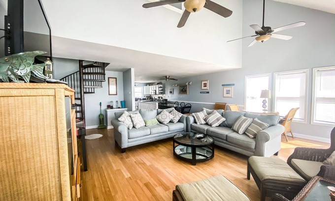 North Topsail Beach House | One Of The Largest Houses On The Island W/Direct Ocean Front Access