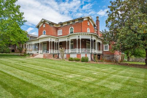 Daniels Hill House | One of These Nights - King Sized Bed - Sleeps 2
