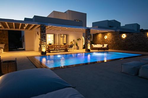 Antiparos Villa | Oneiro 4BDR Villa in Antiparos Sirocco Villa