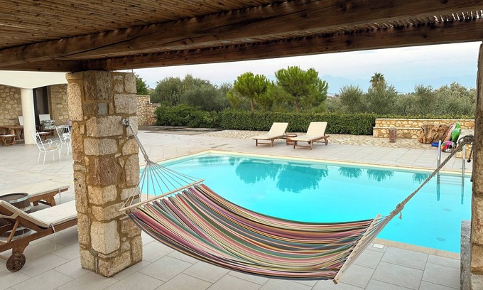 Pylos-Nestoras Villa | ONIROZO KORONI PRIVATE LUXURIOUS VILLA
