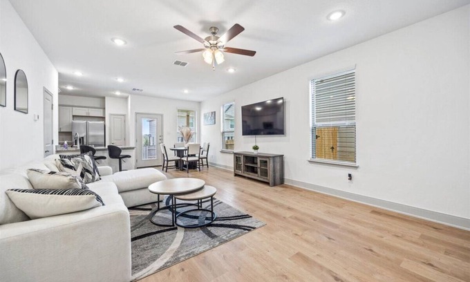 San Antonio House | Only 10 minutes to Lackland!
