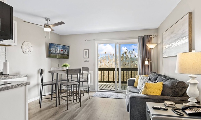 Chincoteague Condo | Only 5 min to Assateague National Seashore!