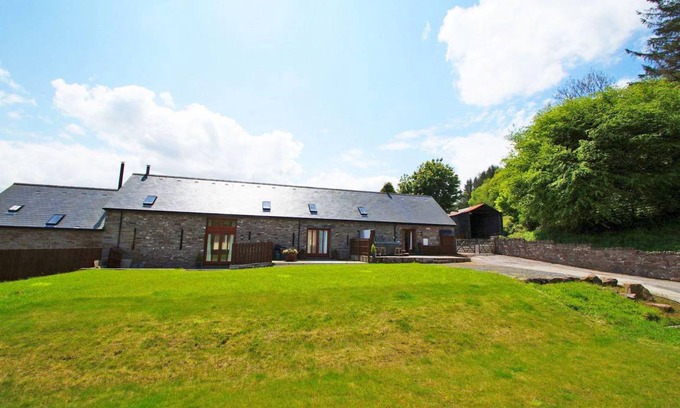 Trecastle Cottage | Onnen Fawr Barn