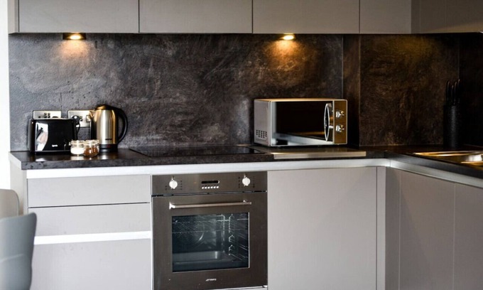 Manchester City Centre Apartment | OnPoint Apartments -Spacious 2 Bedroom Apt Parking and Balcony