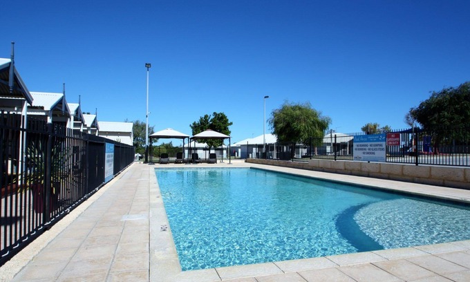 Ledge Point House | Onsite Van with Ensuite