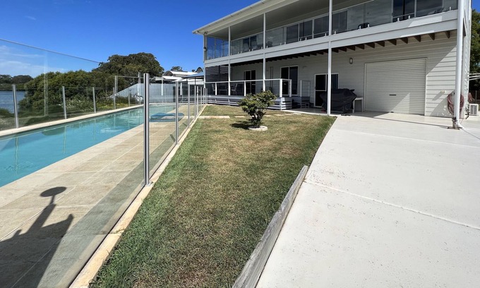 Brisbane Waterfront House | Ooncooncoo Bay Waterfront Stay, Russell Island 4184