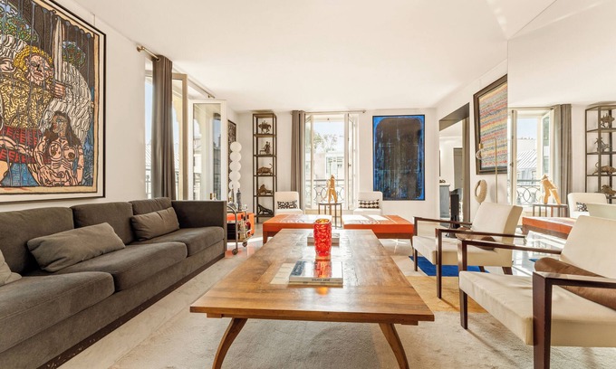 Chaussee-d'Antin Apartment | Opéra Comique