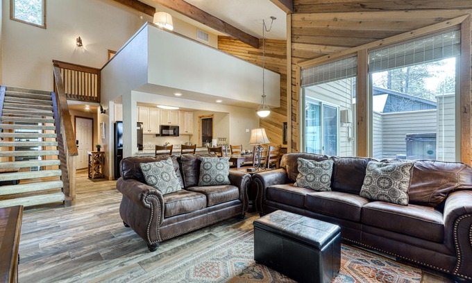 Sunriver House | Open dog-friendly home w/WiFi, private hot tub, guest bikes, and SHARC passes