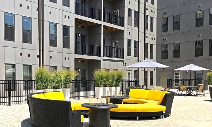 Soulard Apartment | Open Hot Tub- 3rd Floor Queen Suite w/View (327)