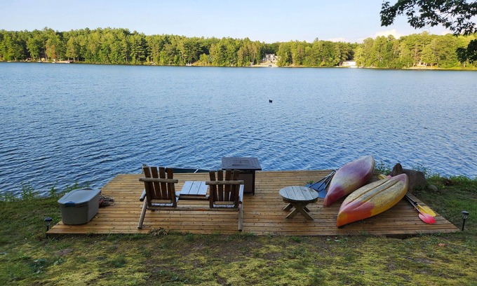 Mayfield House | OPEN OCT 1-6 Cozy House on High Lake near TC
