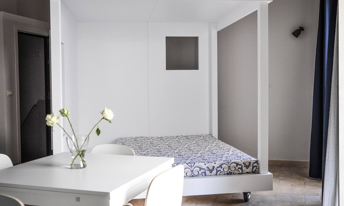 Old Town House | Openspace studio apartment in the historic center of Catania