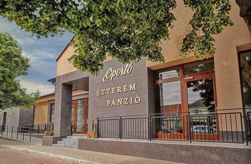 Villany Bed & Breakfast | Oportó Panzió