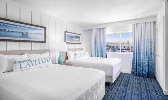 South Lake Tahoe Hotel | Opulence Meets Outdoor Adventure: 4 Comfortable Units, Indoor Pool, Pets Allowed