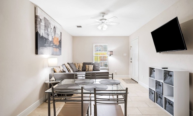 OST - South Union Apartment | Opulent & Luxurious APT 7 Min From TX Med Center