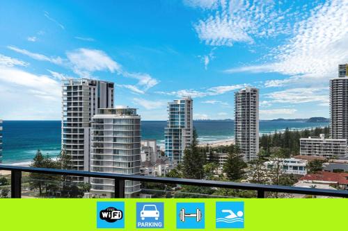 Broadbeach Apartment | OPUS Apartment - Beach at your doorstep Short walk to light rail