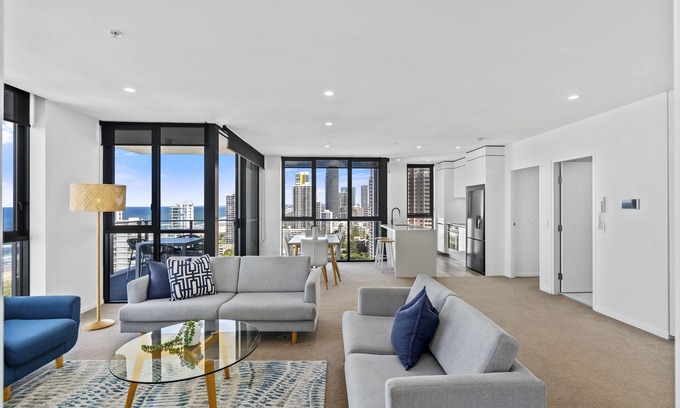Broadbeach Apartment | Opus - GCLR