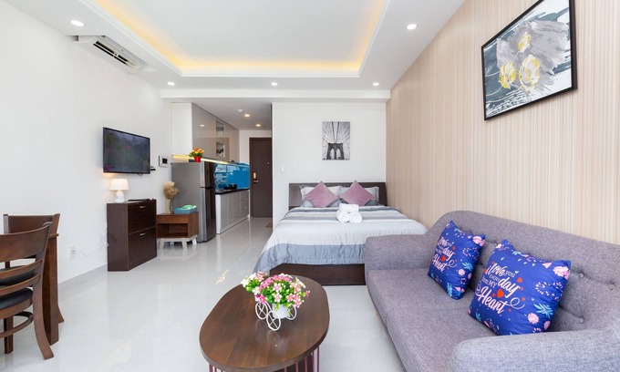 Phu Nhuan Apartment | Orchad Apartment 1BR near aiport, free POOL, GYM, BBQ.