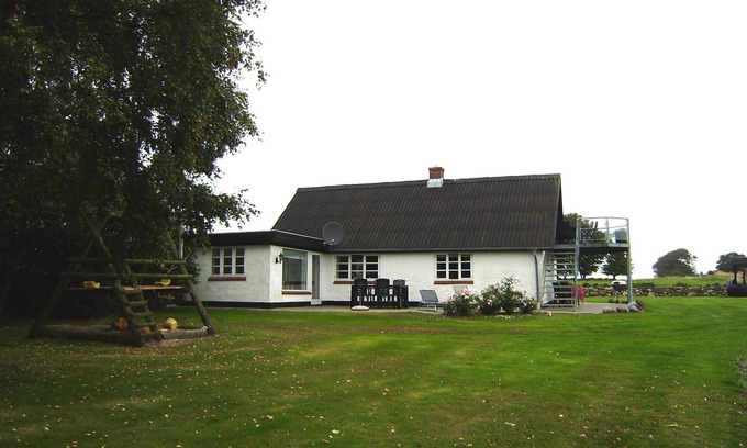 Ronbjerg House | Ørding/Øster Assels. Charming holiday house w/view over the fjord.
