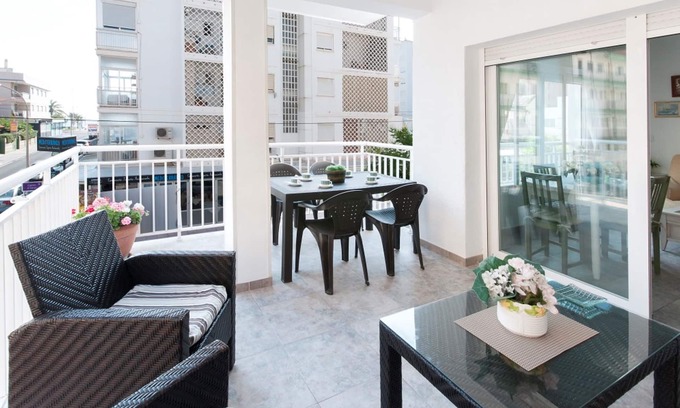 Grao de Gandia House | ORENETA - Airy and cosy apartment with coquettish terrace near the beach.